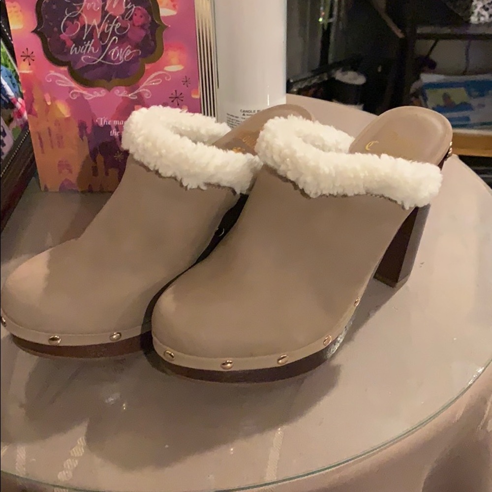 Juicy Couture Mules